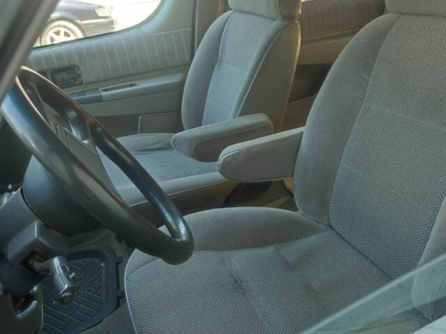 Серый Понтиак Транс Спорт, объемом двигателя 3.1 л и пробегом 300 тыс. км за 3300 $, фото 4 на Automoto.ua