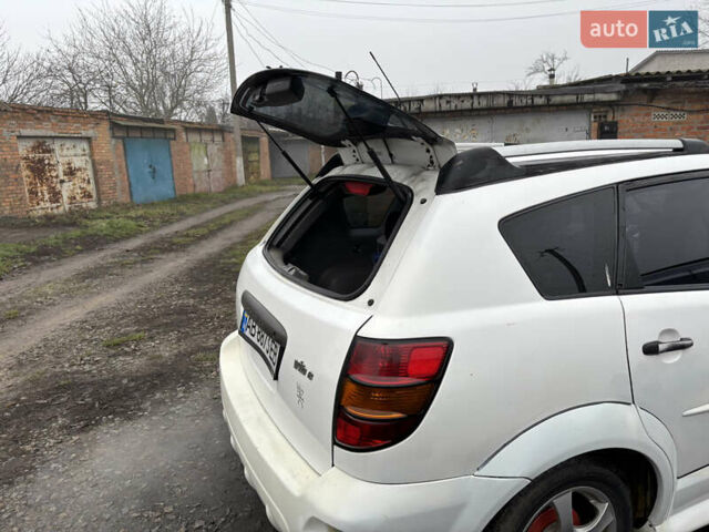 Белый Понтиак Вайб, объемом двигателя 1.8 л и пробегом 293 тыс. км за 3900 $, фото 8 на Automoto.ua