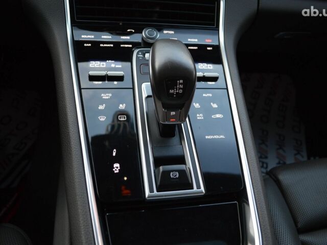 Порше 3302, объемом двигателя 2.3 л и пробегом 66 тыс. км за 76900 $, фото 2 на Automoto.ua