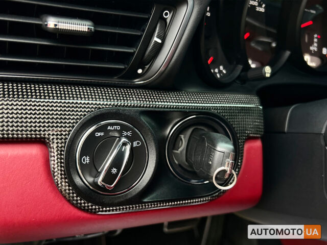 Черный Порше 911 Каррера, объемом двигателя 3 л и пробегом 55 тыс. км за 93900 $, фото 26 на Automoto.ua