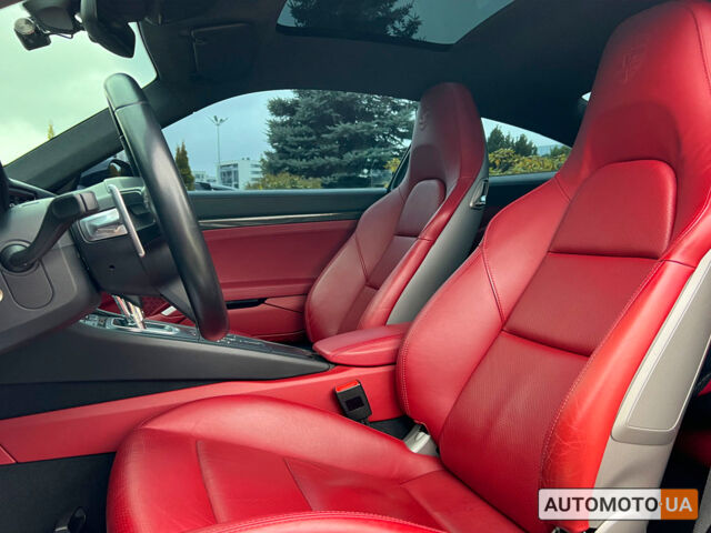 Черный Порше 911 Каррера, объемом двигателя 3 л и пробегом 55 тыс. км за 93900 $, фото 19 на Automoto.ua