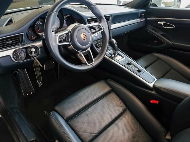 Белый Порше 911, объемом двигателя 3 л и пробегом 40 тыс. км за 39000 $, фото 6 на Automoto.ua