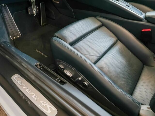 Белый Порше 911, объемом двигателя 3 л и пробегом 40 тыс. км за 39000 $, фото 10 на Automoto.ua