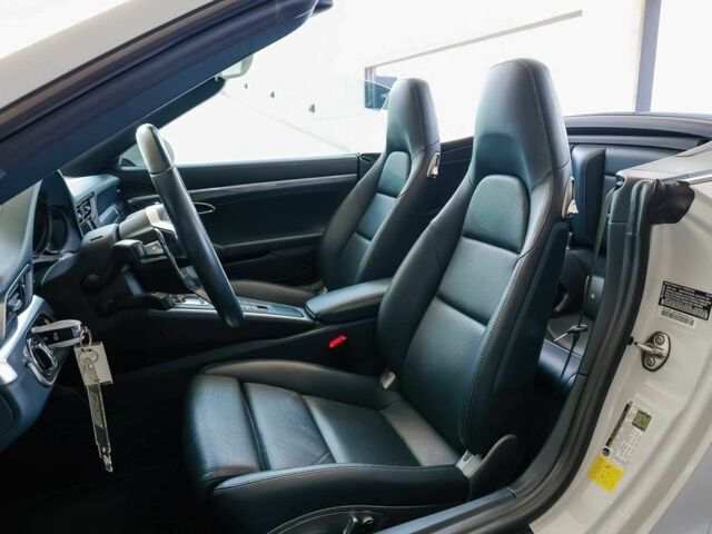 Белый Порше 911, объемом двигателя 3 л и пробегом 40 тыс. км за 39000 $, фото 9 на Automoto.ua