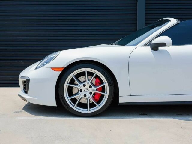 Белый Порше 911, объемом двигателя 3 л и пробегом 40 тыс. км за 39000 $, фото 15 на Automoto.ua