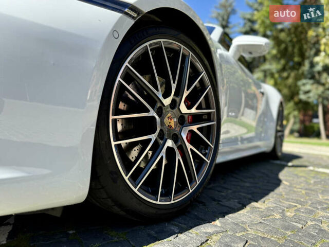 Белый Порше 911, объемом двигателя 2.98 л и пробегом 13 тыс. км за 180000 $, фото 11 на Automoto.ua