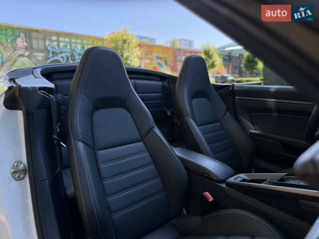 Белый Порше 911, объемом двигателя 2.98 л и пробегом 13 тыс. км за 180000 $, фото 87 на Automoto.ua