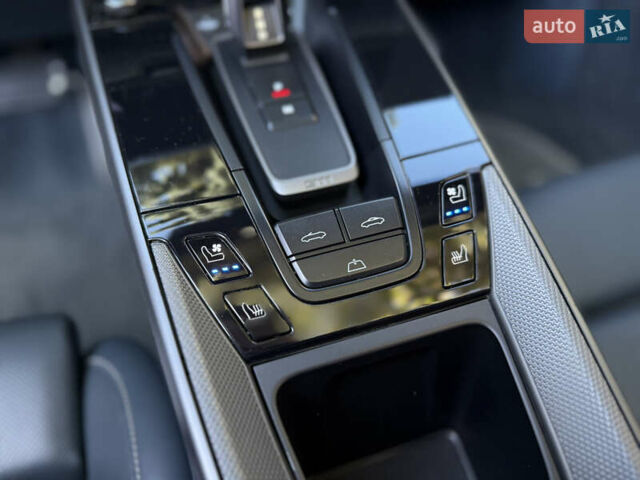 Белый Порше 911, объемом двигателя 2.98 л и пробегом 13 тыс. км за 180000 $, фото 61 на Automoto.ua
