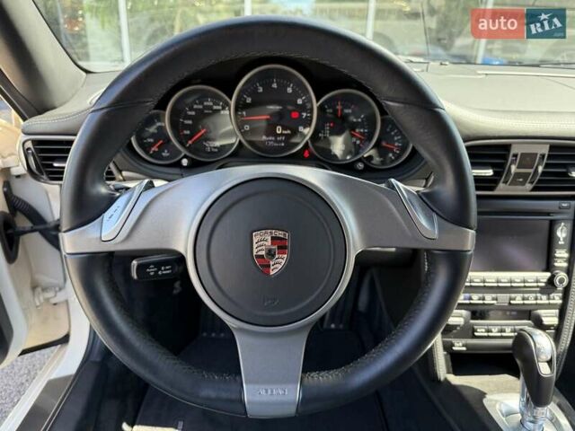 Белый Порше 911, объемом двигателя 3.61 л и пробегом 42 тыс. км за 67000 $, фото 23 на Automoto.ua