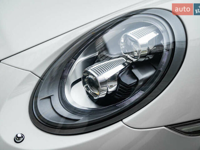 Білий Порше 911, об'ємом двигуна 3.8 л та пробігом 60 тис. км за 135900 $, фото 67 на Automoto.ua