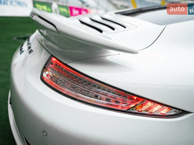 Білий Порше 911, об'ємом двигуна 3.8 л та пробігом 60 тис. км за 135900 $, фото 42 на Automoto.ua