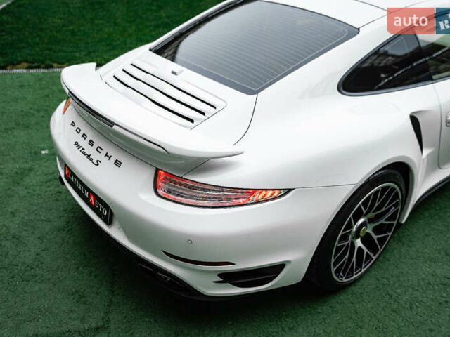 Білий Порше 911, об'ємом двигуна 3.8 л та пробігом 60 тис. км за 135900 $, фото 11 на Automoto.ua