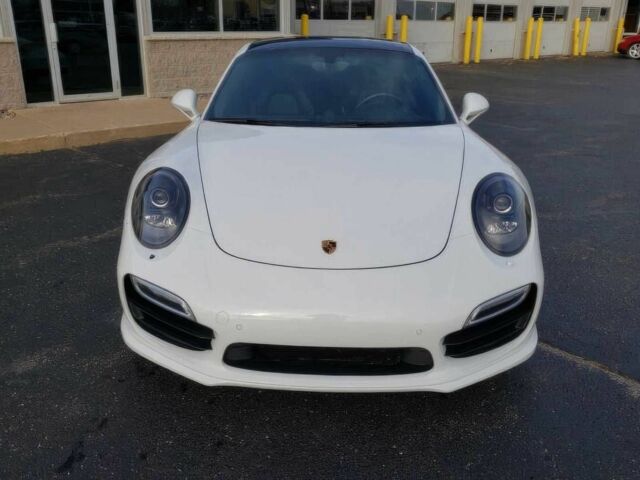 Белый Порше 911, объемом двигателя 3.8 л и пробегом 75 тыс. км за 66700 $, фото 1 на Automoto.ua
