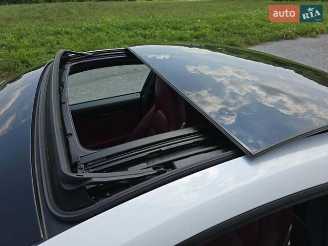 Белый Порше 911, объемом двигателя 0 л и пробегом 51 тыс. км за 78000 $, фото 10 на Automoto.ua