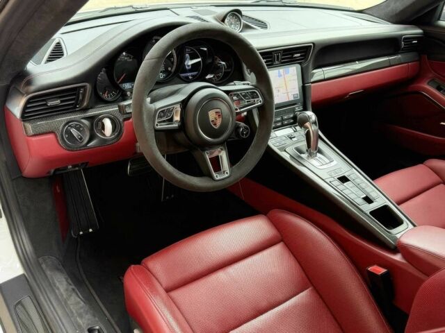 Порше 911 2019 в Черновцах на Automoto.ua Белый Порше 911, объемом двигателя 3.8 л и пробегом 36 тыс. км за 55000 $, фото 10 на Automoto.ua