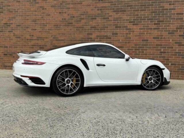 Порше 911 2019 в Черновцах на Automoto.ua Белый Порше 911, объемом двигателя 3.8 л и пробегом 36 тыс. км за 55000 $, фото 6 на Automoto.ua