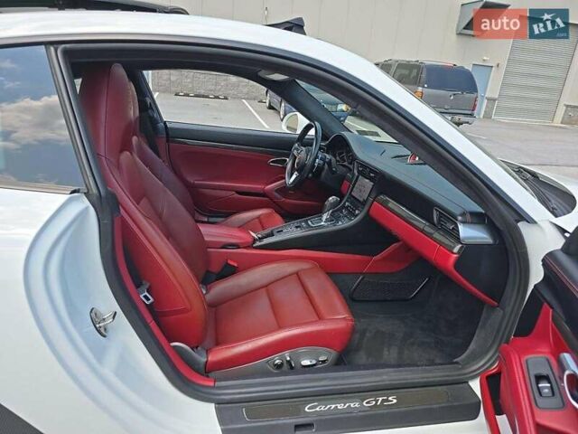 Белый Порше 911, объемом двигателя 0 л и пробегом 51 тыс. км за 78000 $, фото 7 на Automoto.ua