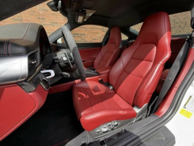 Порше 911 2019 в Черновцах на Automoto.ua Белый Порше 911, объемом двигателя 3.8 л и пробегом 36 тыс. км за 55000 $, фото 9 на Automoto.ua