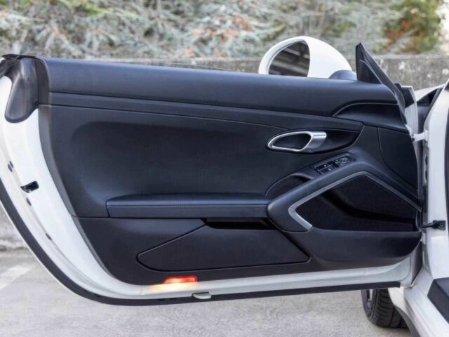 Білий Порше 911, об'ємом двигуна 3 л та пробігом 30 тис. км за 39000 $, фото 17 на Automoto.ua