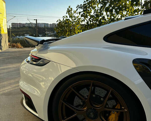 Белый Порше 911, объемом двигателя 3.75 л и пробегом 50 тыс. км за 350000 $, фото 12 на Automoto.ua