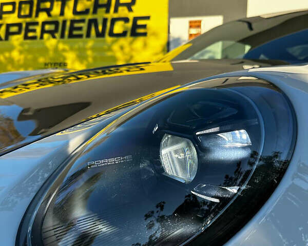 Белый Порше 911, объемом двигателя 3.75 л и пробегом 50 тыс. км за 350000 $, фото 15 на Automoto.ua