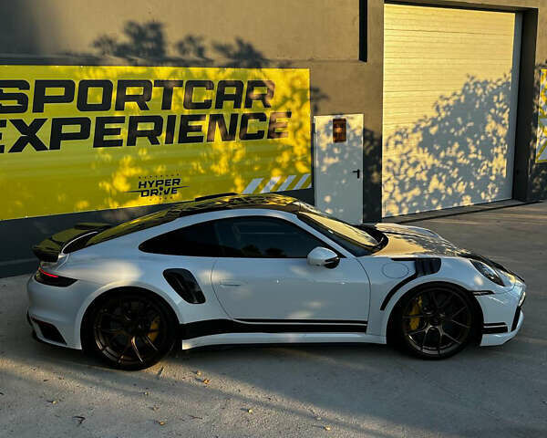 Белый Порше 911, объемом двигателя 3.75 л и пробегом 50 тыс. км за 350000 $, фото 8 на Automoto.ua