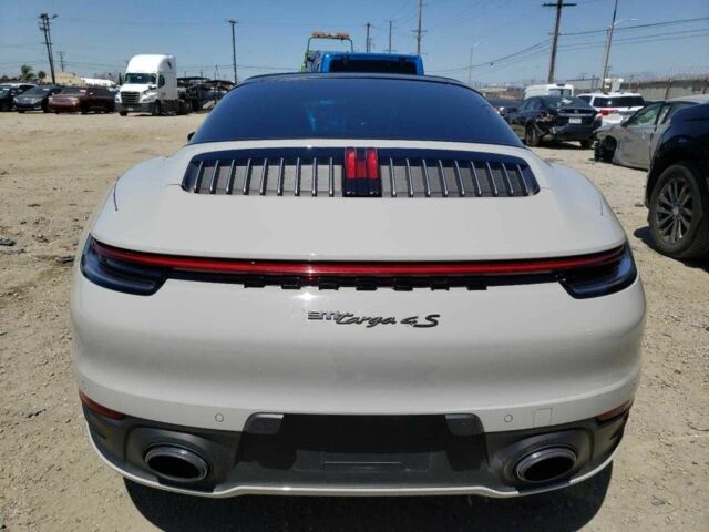 Білий Порше 911, об'ємом двигуна 3 л та пробігом 28 тис. км за 85000 $, фото 5 на Automoto.ua