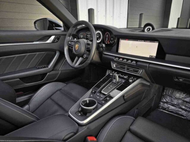 Черный Порше 911, объемом двигателя 3.8 л и пробегом 18 тыс. км за 70000 $, фото 9 на Automoto.ua