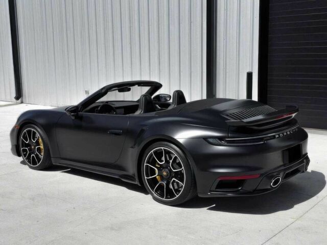 Черный Порше 911, объемом двигателя 3.8 л и пробегом 18 тыс. км за 70000 $, фото 3 на Automoto.ua