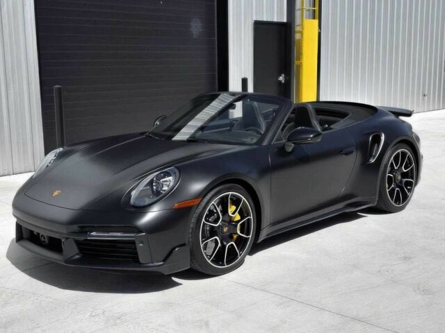 Черный Порше 911, объемом двигателя 3.8 л и пробегом 18 тыс. км за 70000 $, фото 2 на Automoto.ua