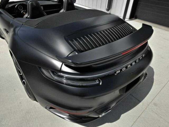 Черный Порше 911, объемом двигателя 3.8 л и пробегом 18 тыс. км за 70000 $, фото 5 на Automoto.ua