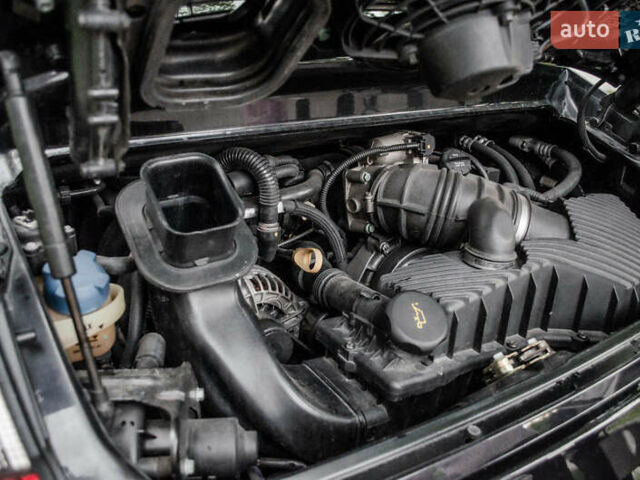 Черный Порше 911, объемом двигателя 3.6 л и пробегом 110 тыс. км за 41000 $, фото 59 на Automoto.ua