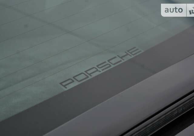 Черный Порше 911, объемом двигателя 3.8 л и пробегом 120 тыс. км за 53000 $, фото 19 на Automoto.ua