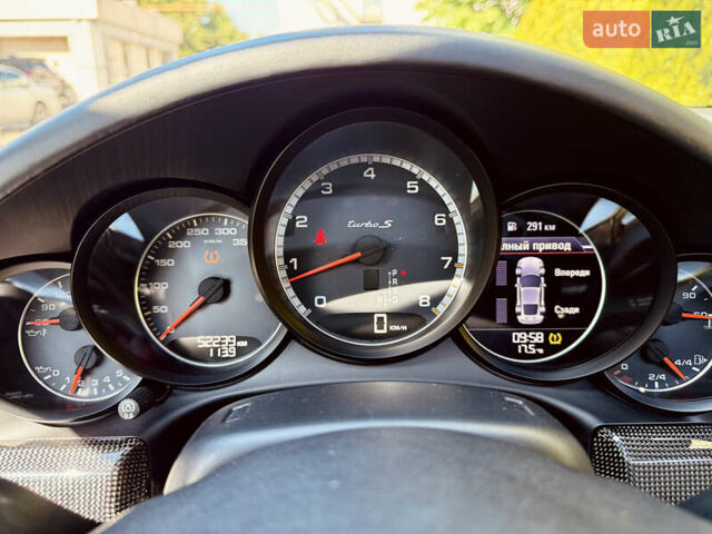 Черный Порше 911, объемом двигателя 3.8 л и пробегом 53 тыс. км за 123000 $, фото 19 на Automoto.ua