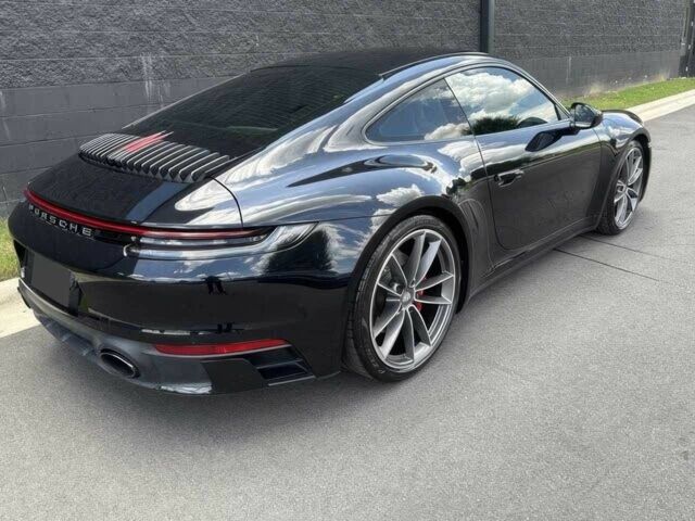 Черный Порше 911, объемом двигателя 3 л и пробегом 44 тыс. км за 85000 $, фото 6 на Automoto.ua