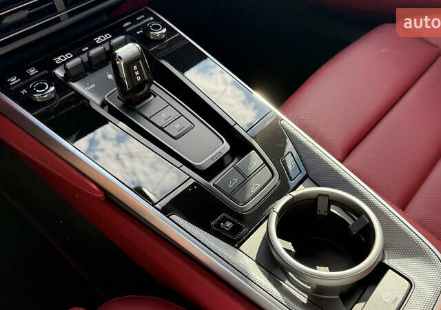 Черный Порше 911, объемом двигателя 3.75 л и пробегом 6 тыс. км за 390000 $, фото 42 на Automoto.ua