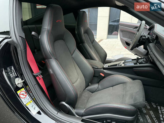 Черный Порше 911, объемом двигателя 2.98 л и пробегом 19 тыс. км за 210000 $, фото 47 на Automoto.ua