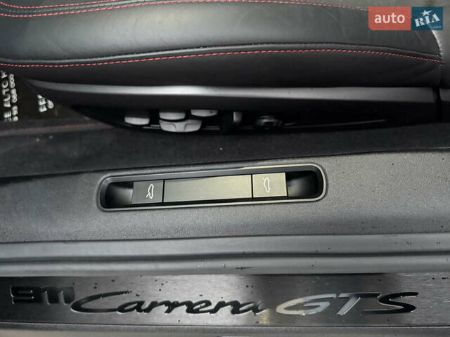 Черный Порше 911, объемом двигателя 2.98 л и пробегом 19 тыс. км за 210000 $, фото 46 на Automoto.ua