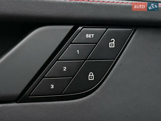 Черный Порше 911, объемом двигателя 2.98 л и пробегом 19 тыс. км за 210000 $, фото 57 на Automoto.ua