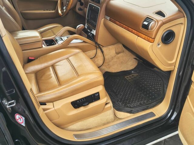 Черный Порше 911, объемом двигателя 4.5 л и пробегом 200 тыс. км за 5954 $, фото 2 на Automoto.ua