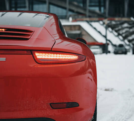 Красный Порше 911, объемом двигателя 3.81 л и пробегом 60 тыс. км за 79999 $, фото 15 на Automoto.ua