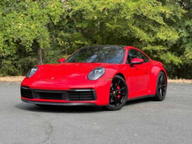 Красный Порше 911, объемом двигателя 3 л и пробегом 33 тыс. км за 46000 $, фото 2 на Automoto.ua