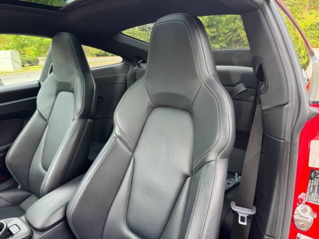 Красный Порше 911, объемом двигателя 3 л и пробегом 33 тыс. км за 46000 $, фото 10 на Automoto.ua