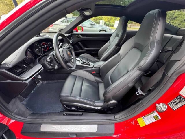 Красный Порше 911, объемом двигателя 3 л и пробегом 33 тыс. км за 46000 $, фото 9 на Automoto.ua