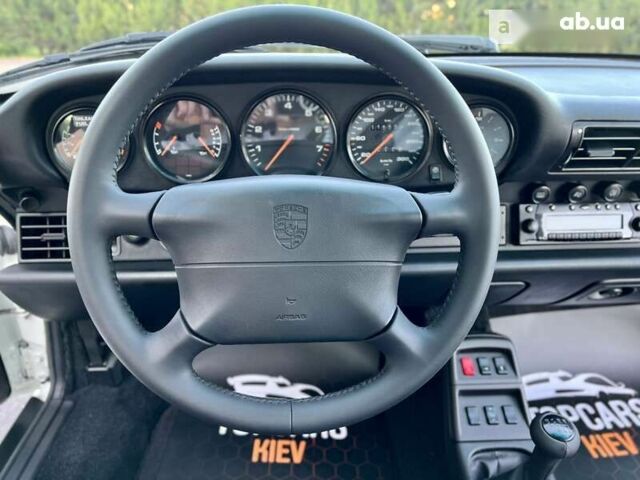 Порше 911, объемом двигателя 3.6 л и пробегом 115 тыс. км за 108500 $, фото 24 на Automoto.ua
