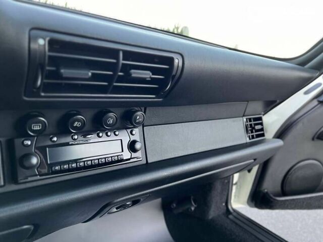 Порше 911, объемом двигателя 3.6 л и пробегом 115 тыс. км за 108500 $, фото 25 на Automoto.ua