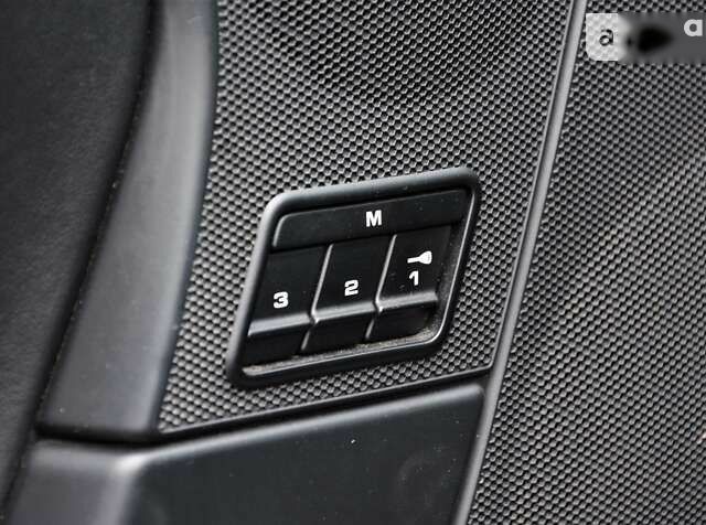 Порше 911, объемом двигателя 3.8 л и пробегом 120 тыс. км за 53000 $, фото 22 на Automoto.ua