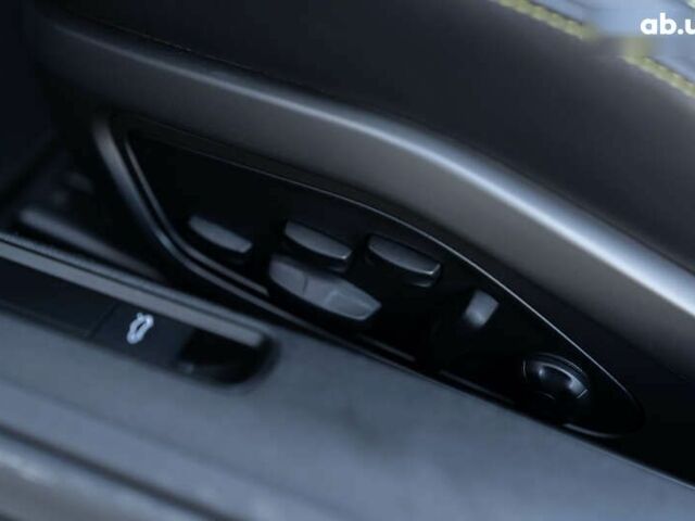 Порше 911, объемом двигателя 3.8 л и пробегом 2 тыс. км за 329000 $, фото 20 на Automoto.ua