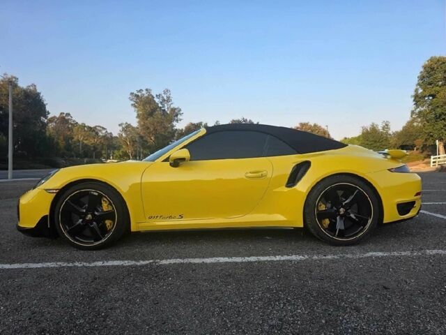 Желтый Порше 911, объемом двигателя 3.8 л и пробегом 74 тыс. км за 78000 $, фото 3 на Automoto.ua
