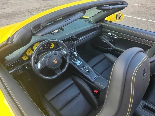 Желтый Порше 911, объемом двигателя 3.8 л и пробегом 74 тыс. км за 78000 $, фото 8 на Automoto.ua